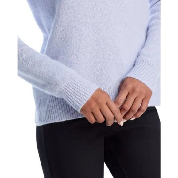 100% Cashmere NEW Bloomingdales Blue V-Neck Sz Med Sweater - Picture 5 of 9